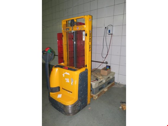 Used Jungheinrich EJC 110 Electric forklift for Sale (Auction Premium) | NetBid Industrial Auctions